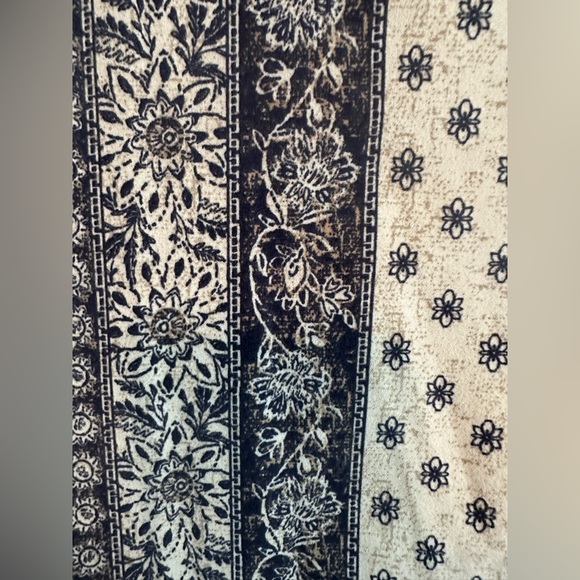 Off the shoulder easel top - Picture 4 of 4